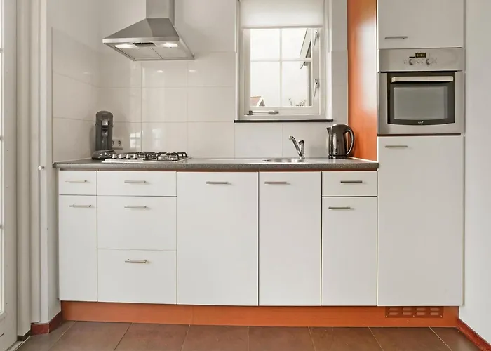 Сasa de vacaciones In Zuytland By Water And Nature *