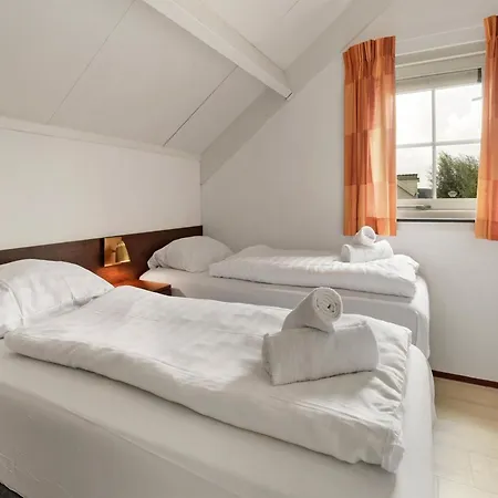 In Zuytland By Water And Nature Semesterbostad