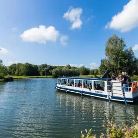 In Zuytland By Water And Nature