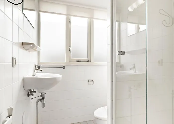 Holiday home In Zuytland By Water And Nature